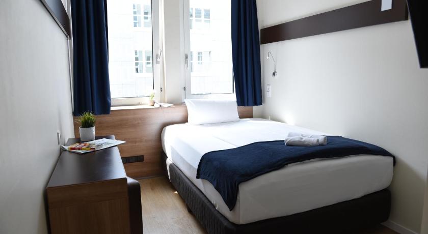 Image of Single Room 1