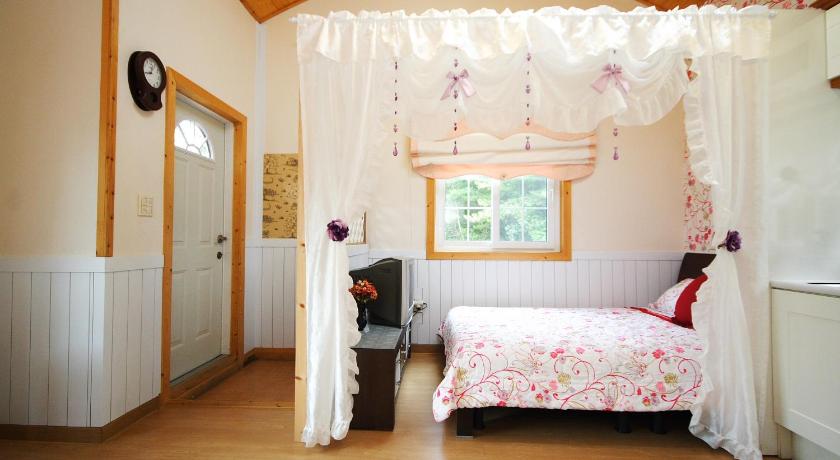 Image of One-Bedroom House 2