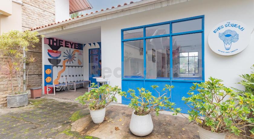 Rossan Villa Hotel near Kampus UPI Setiabudhi – Bandung, KY