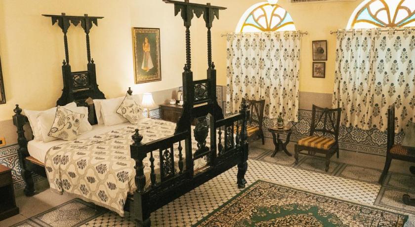 Banswara Premium Suite with Free Pick Up on Arrival from Airport + Private Tour of Bissau Palace