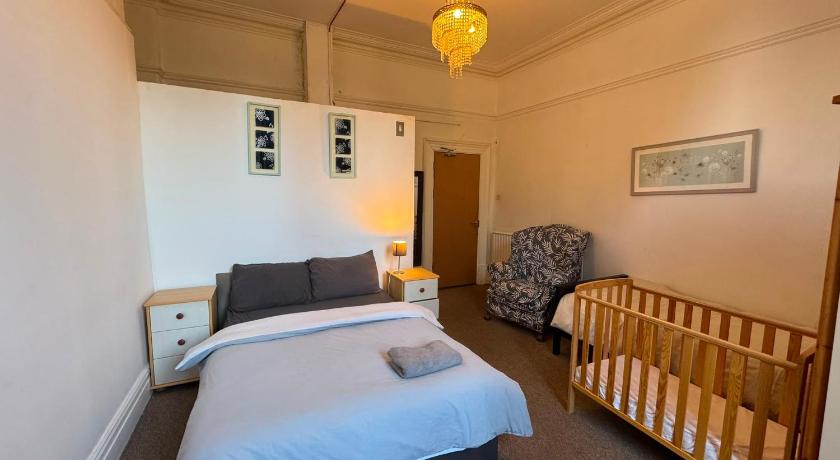 Ensuite Triple Room, by Swansea University, Singleton, Sketty, R2