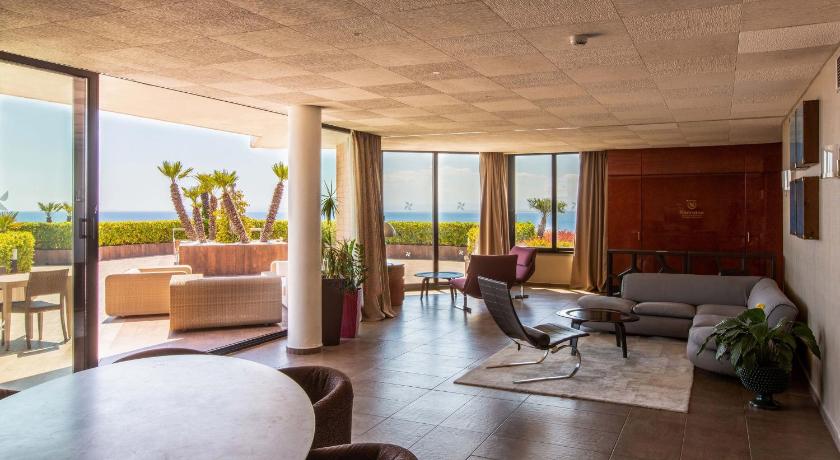 Фото: Presidential Suite, Presidential Suite, 1 King, Sea view, Top floor, Terrace 1