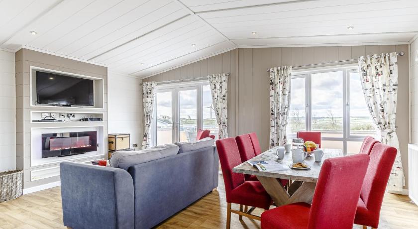 Image of Six-Bedroom Holiday Home 4