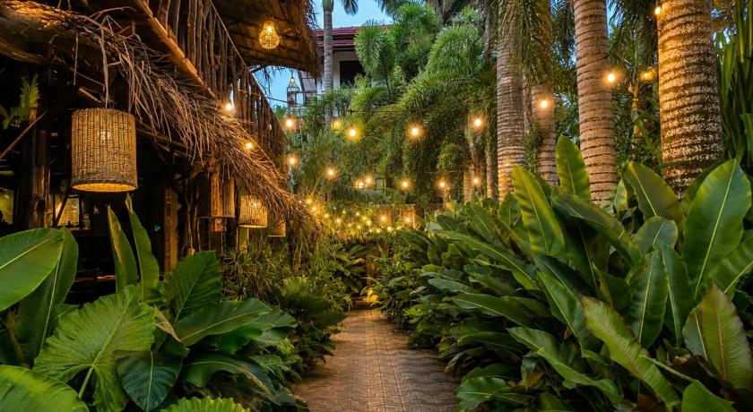 Coco Palm Villa and Cabanas - image 17