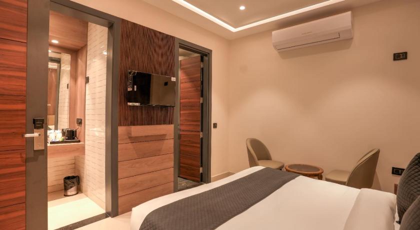 Madhuram Inn - image 27