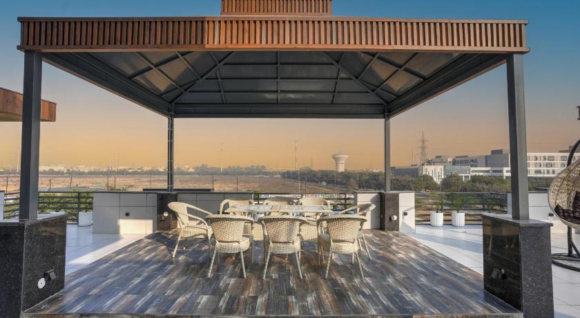 Madhuram Inn - image 9