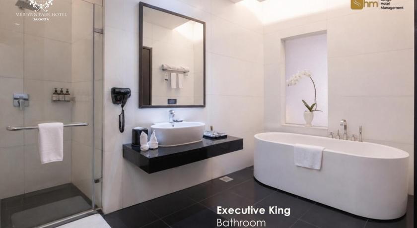 Image of Executive King Bed 2