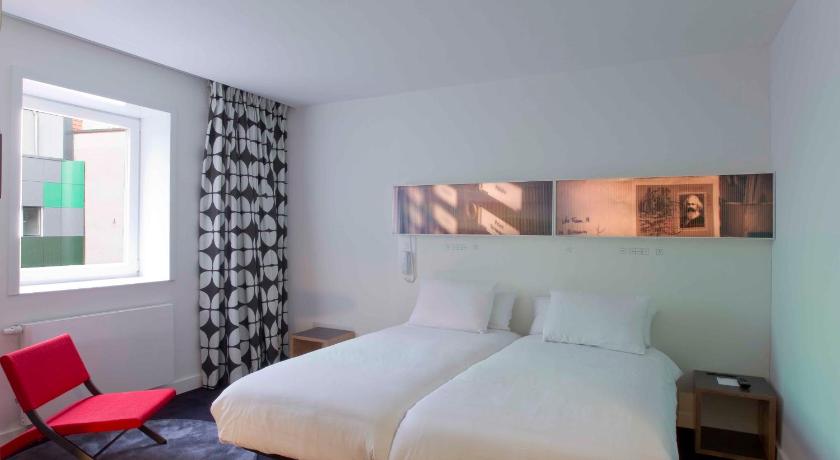 Image of Large Double Room 3
