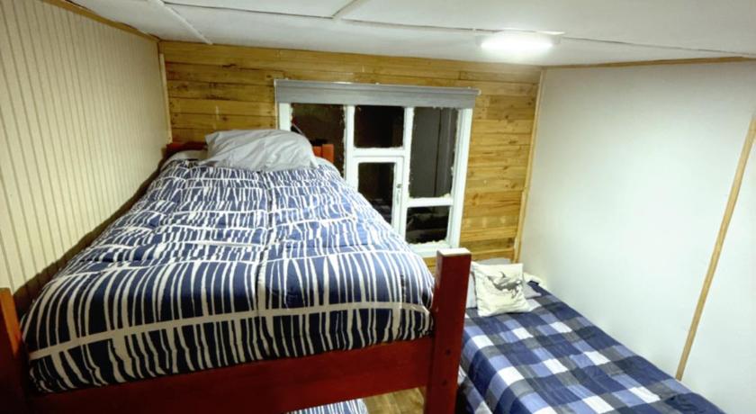 Imagen de Litera en habitación compartida mixta (Bunk Bed in Mixed Dormitory Room) 0