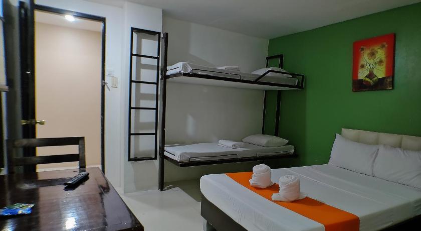 Image of Small Family Room 1