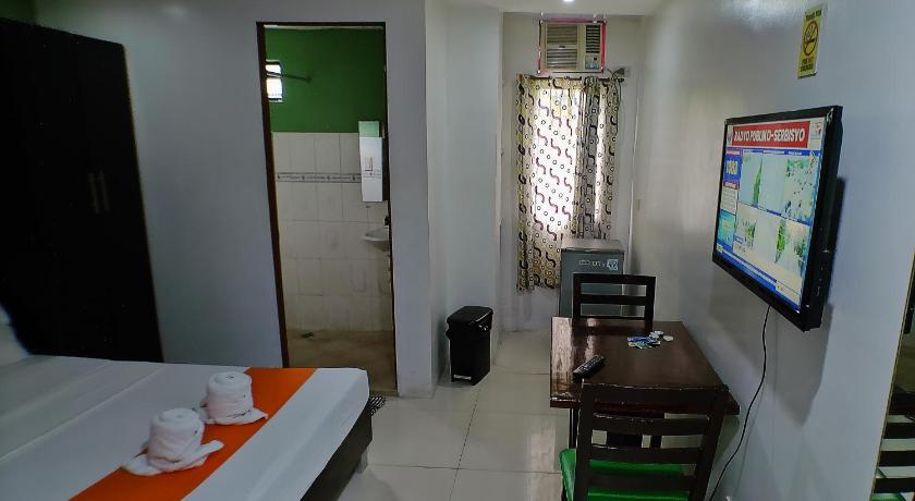 Image of Small Family Room 7