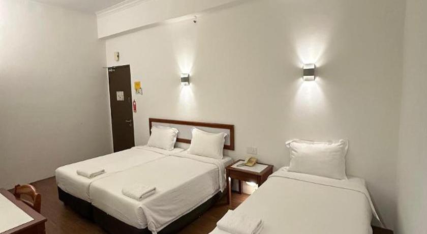 Image of Superior Triple Room 0