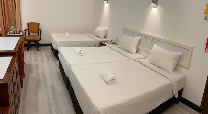 Image of Superior Triple Room 1