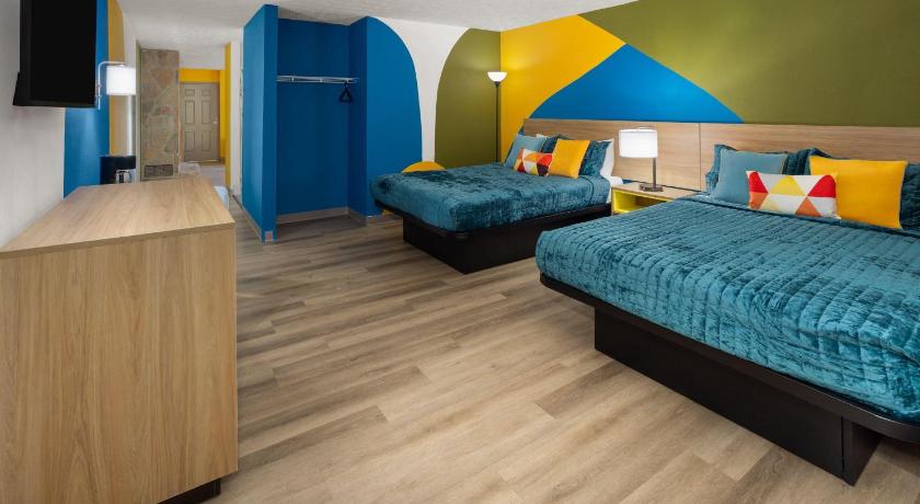Image of 2 Queen Beds, Suite, Non-Smoking 3
