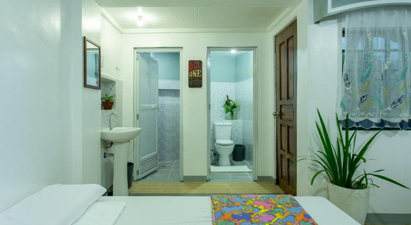 Image of Family Room with Private Bathroom 1