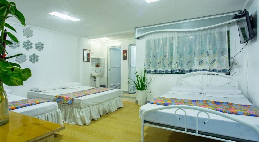 Image of Family Room with Private Bathroom 0