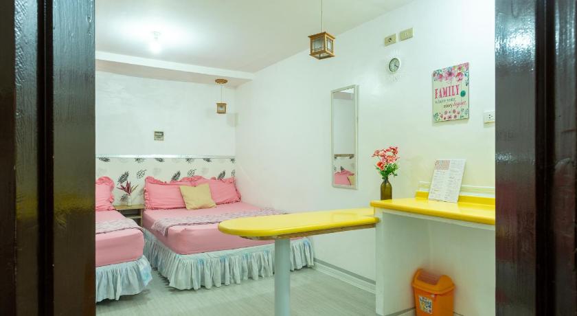Image of Family Room with Private Bathroom 1