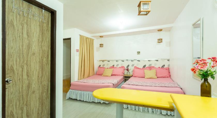 Image of Family Room with Private Bathroom 0