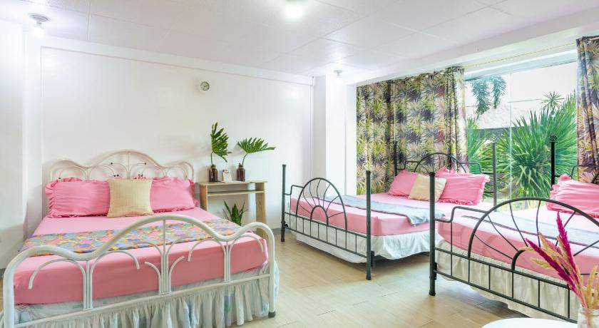 Image of Family Room with Private Bathroom 1