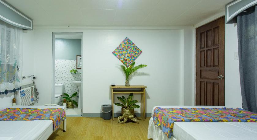 Image of Family Room with Private Bathroom 1