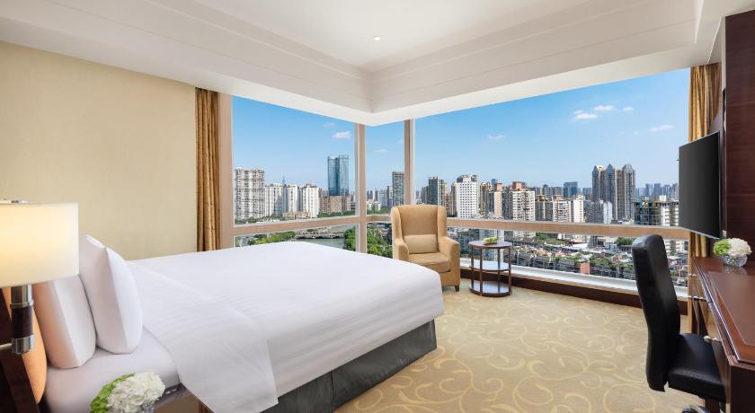 Shangri-La Chengdu - image 15