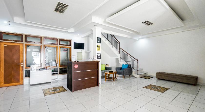 RedDoorz Plus near Universitas Maranatha Bandung 2 – Bandung, KY