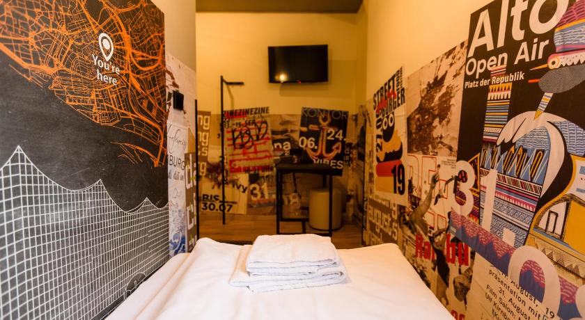 Image of Single Room 14