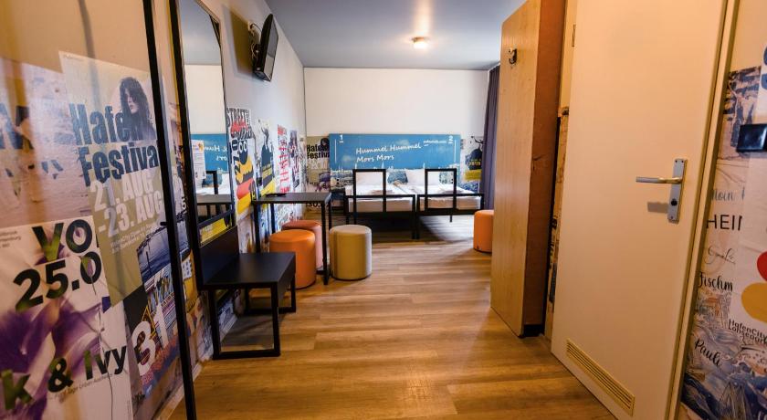 Image of Quadruple Room 9