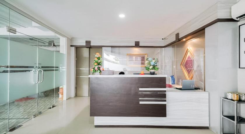 Urbanview Hotel Bari Syariah Palembang By RedDoorz – Palembang, ID