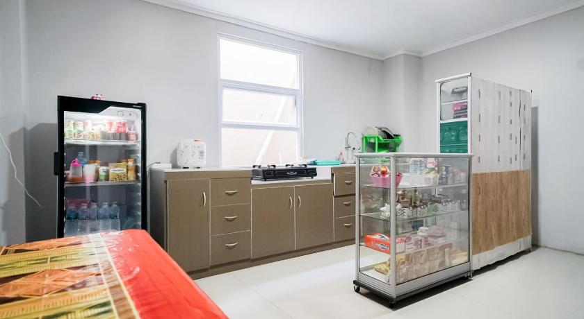 Urbanview Hotel Bari Syariah Palembang By RedDoorz – Palembang, ID