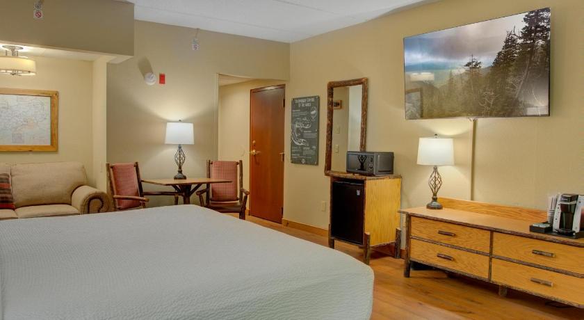 Image of King Room Balcony City View 5