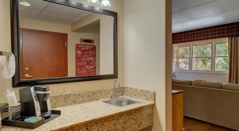 Image of Junior King Suite 5