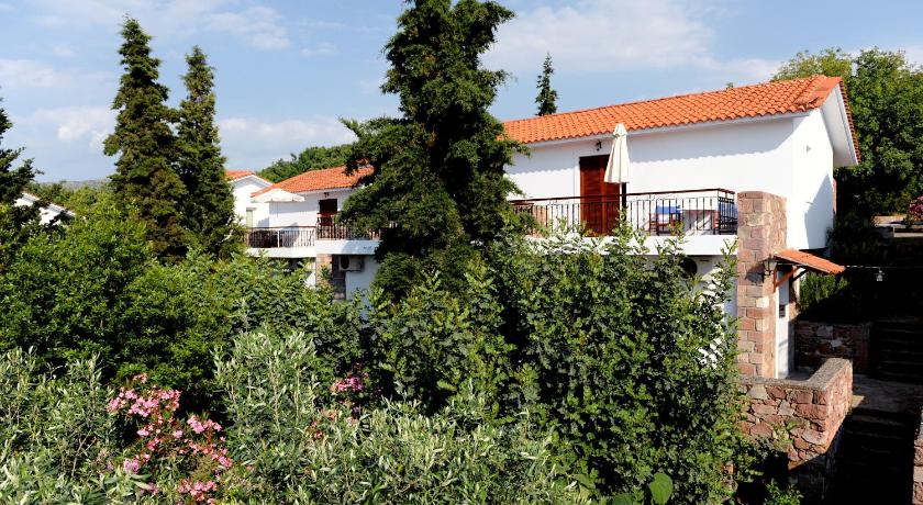 Delfinia Hotel & Bungalows