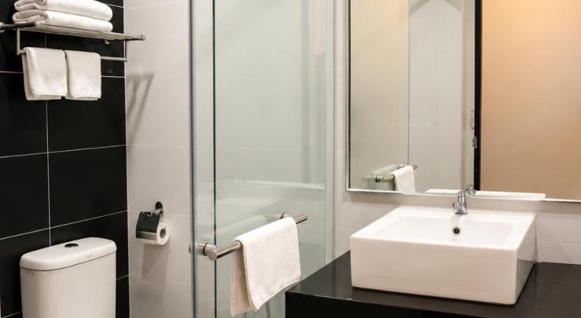 Image of Deluxe Twin 14