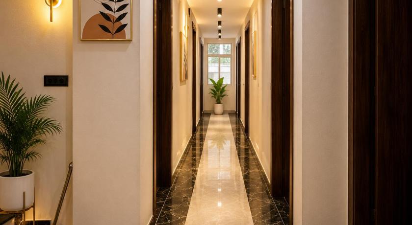 SG Royal Portico - image 3