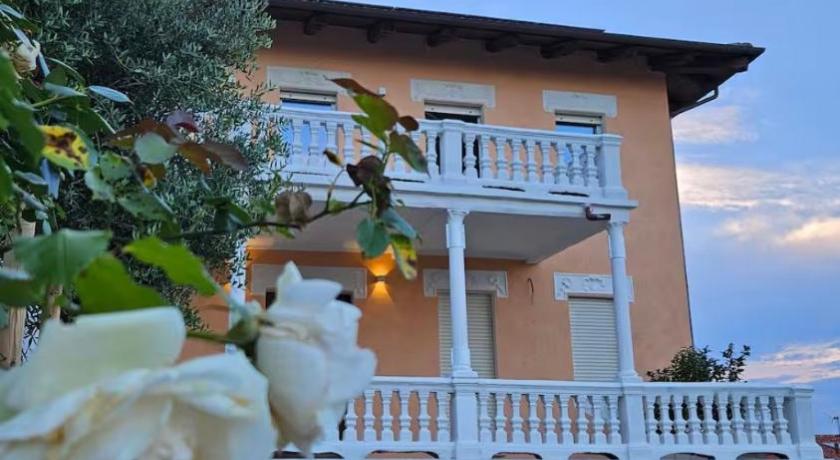 Villa Delfi