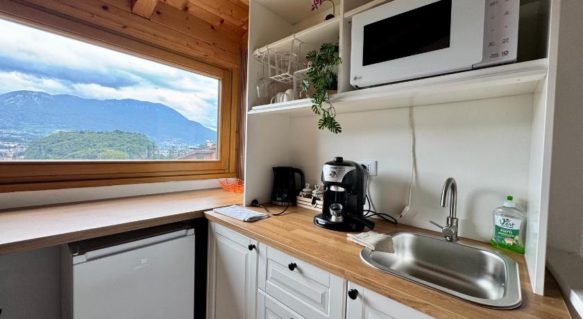 Trento panoramic hill house - with free parking