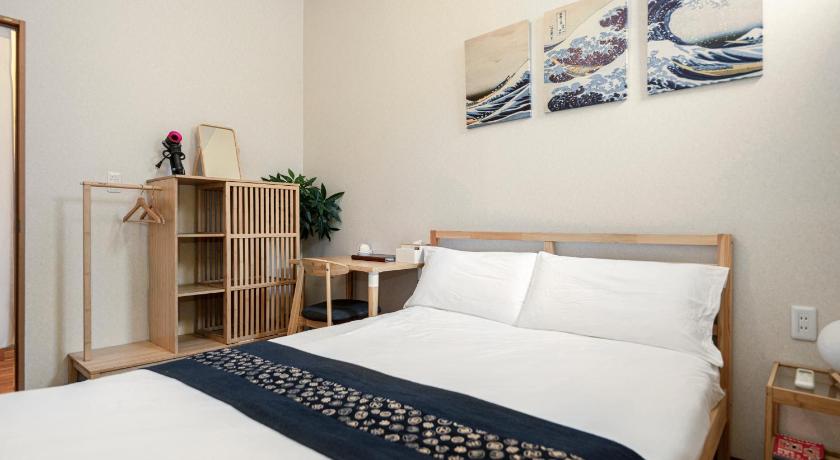 Image of Double Room with Shared Toilet 1