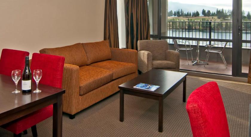 Copthorne Hotel and Resort Queenstown Lakefront photo