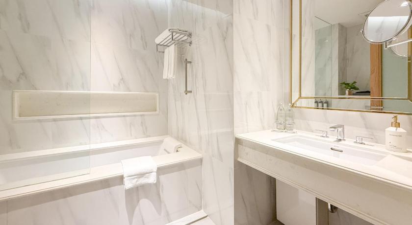 Image of Junior Suite 16