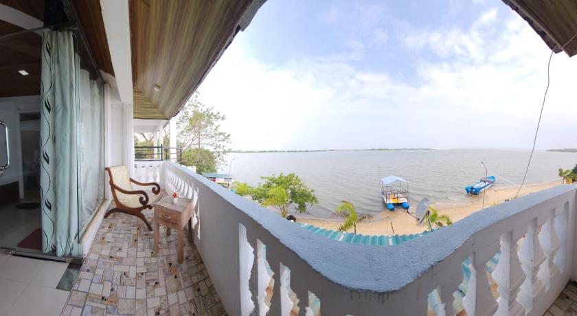 Imagen de Habitación Doble Deluxe con balcón y vistas al mar (Deluxe Double Room with Balcony and Sea View) 5