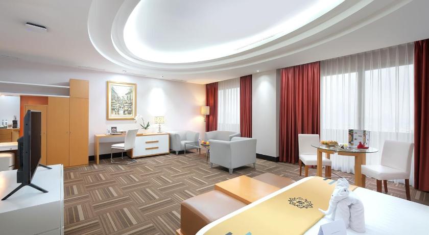 Image of Merlynn Suite 0
