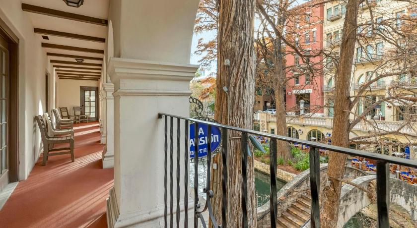 Image of Prem Ambassador Rm 1 King with Private Balcony 1