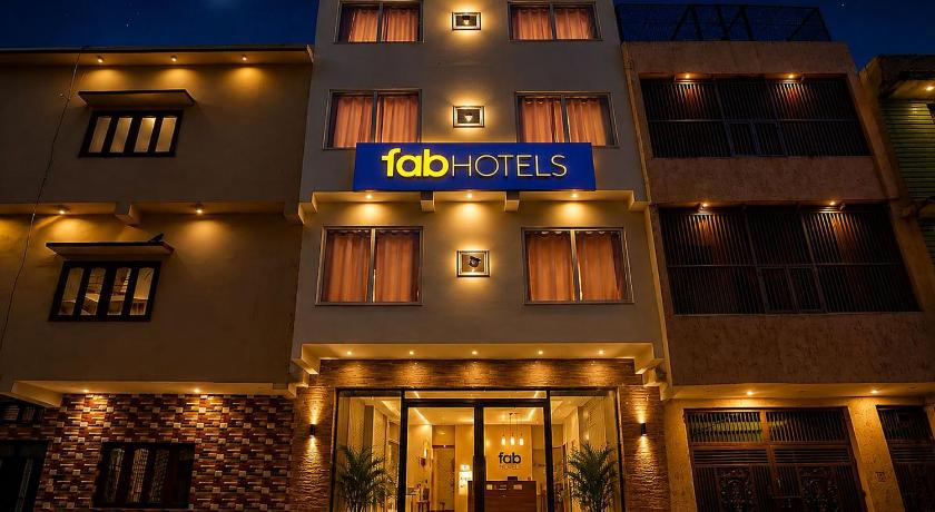 FabHotel Shivangan - 200M From Banke Bihari Temple Vrindavan - image 2