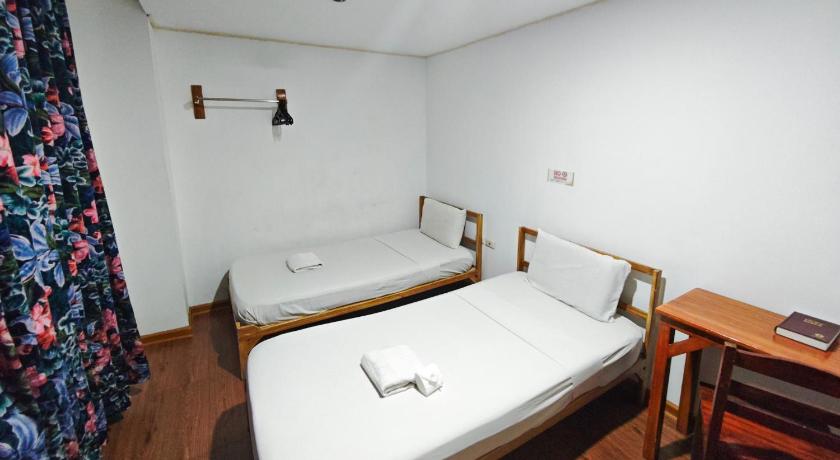 Image of Twin Room 1