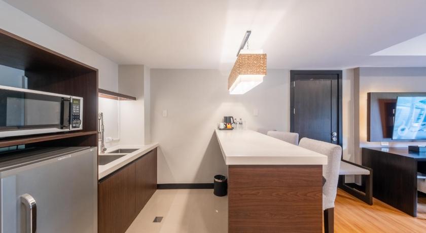 Image of Premier Family Suite 8