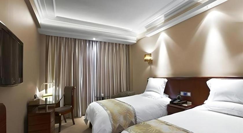 Ambassador Hotel - image 33