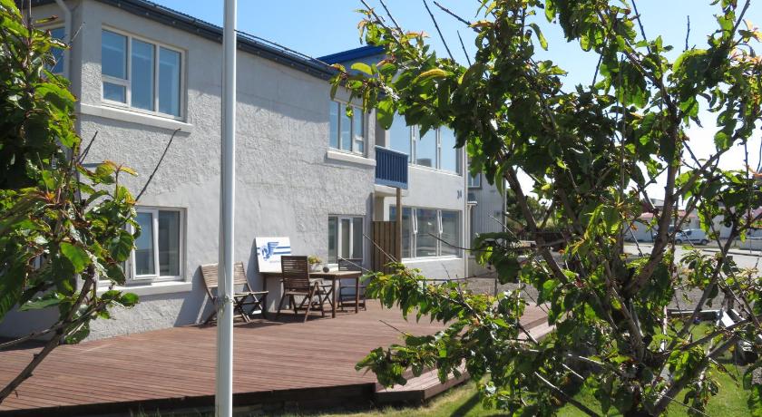 Image of Double or Twin Room with Shared Bathroom and Sea View 13