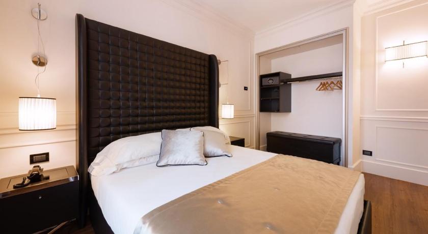 Image of One-Bedroom Apartment (5 Adults) - Split Level - Separate Building 8