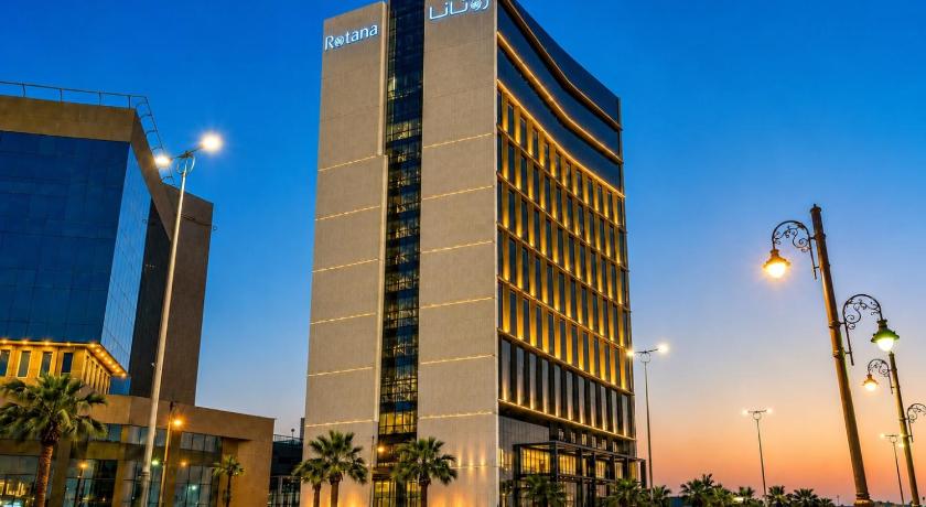 Rotana Corniche - image 2